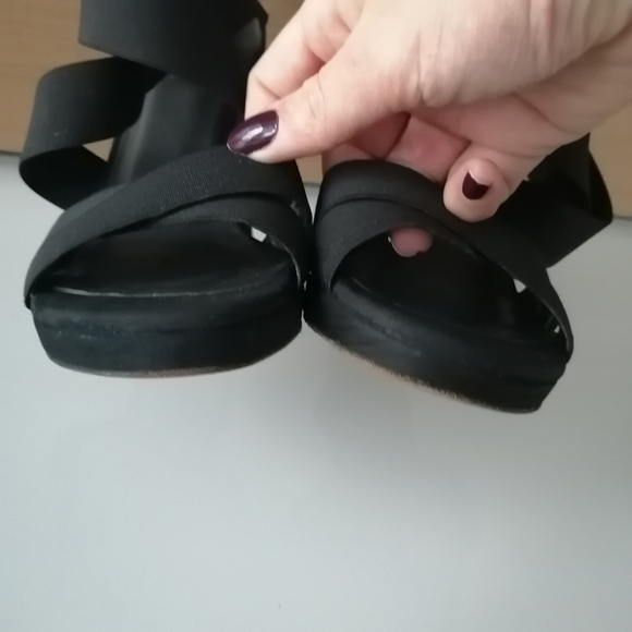 Stuart Weitzman Black Suede Elastic Criss Cross Strap Block Heel Sandals 5.5 - Picture 8 of 17